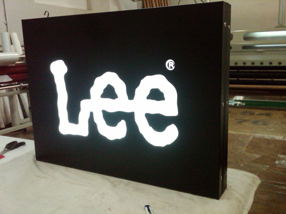     Lee    