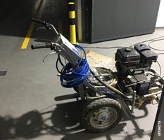 Фото разметочной машины HYVST SPLM 800 для нанесения напольной разметки на предприятии ООО «Лето Групп»